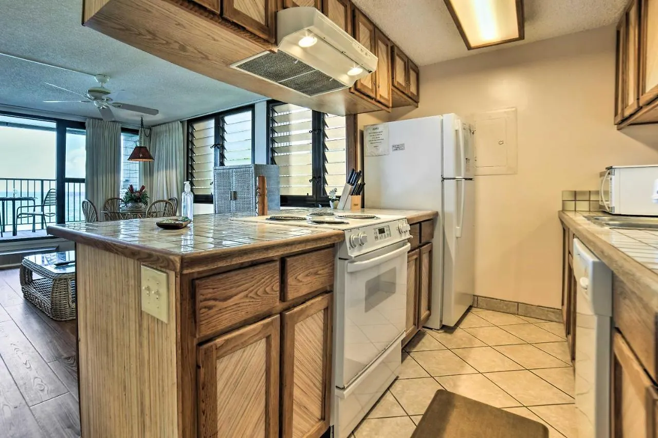 Beachfront Lahaina Condo Pool And Grill Access Kahana United States